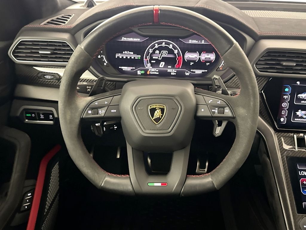 Used 2024  Lamborghini Performante image 11