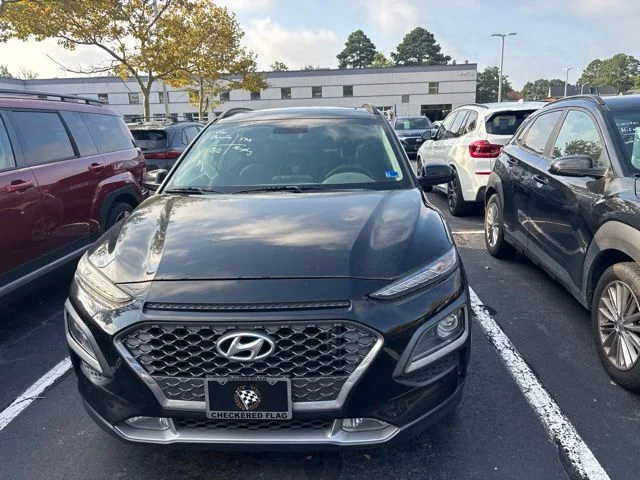 Used 2018 Ultra Black Hyundai Limited image 3
