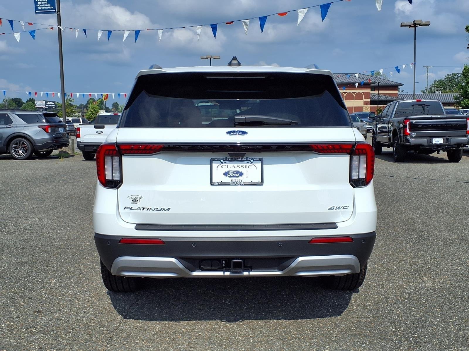 New 2026 Star White Metallic Tri-Coat Ford Platinum™ image 10