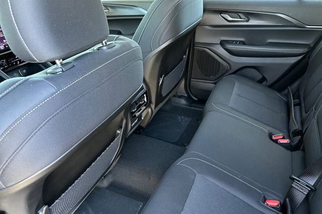 2025 Jeep Grand Cherokee Laredo - Photo 14