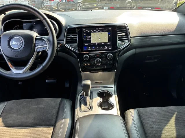 Used 2019 White Jeep Altitude image 10