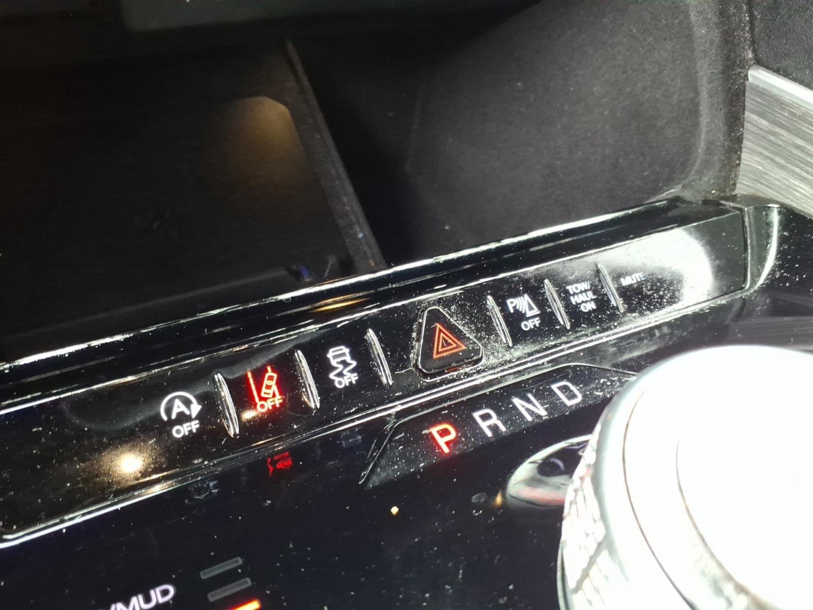 Used 2024 Diamond Black Crystal Pearlcoat Jeep Series II image 9