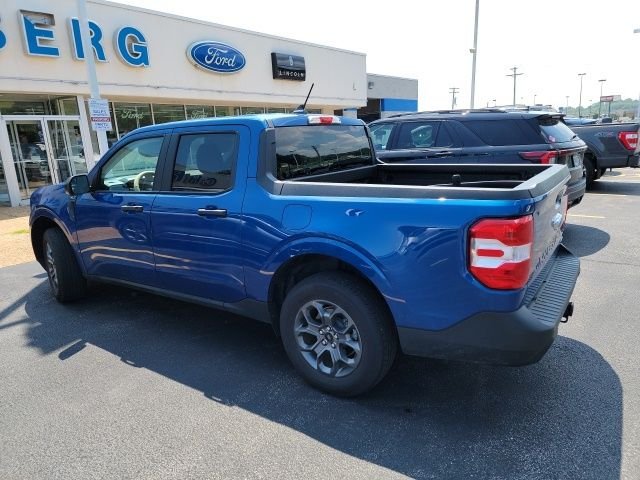 Used 2024 Atlas Blue Metallic Ford XLT image 2
