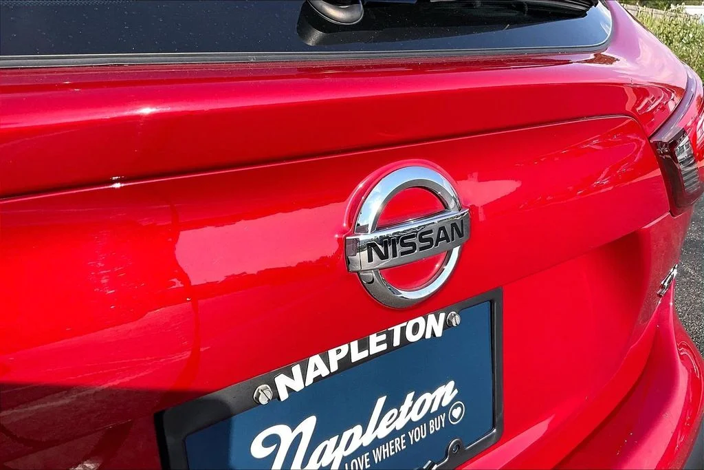Used 2017 Red Nissan SV image 8