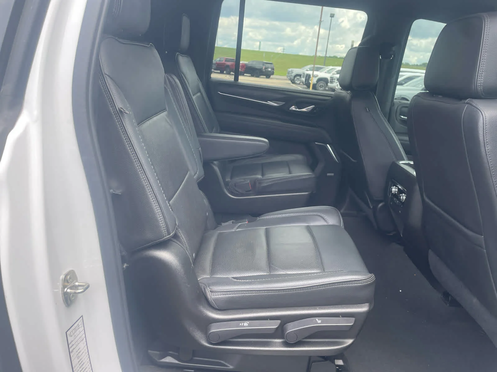Used 2021 SUMMIT WHITE GMC Denali image 11