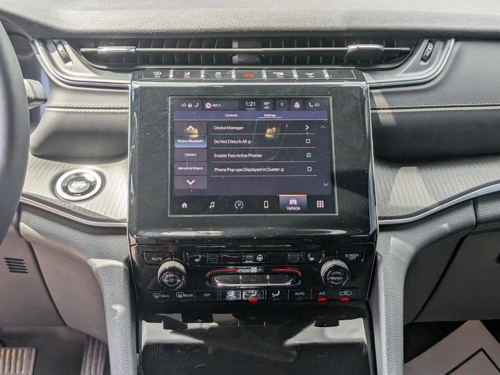 Used 2025 Black Jeep Altitude X image 21