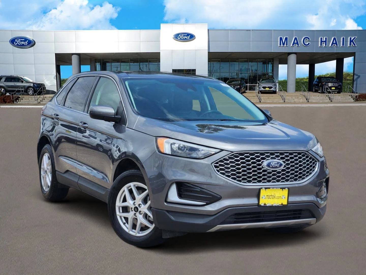 Used 2024 Gray Ford SEL image 1