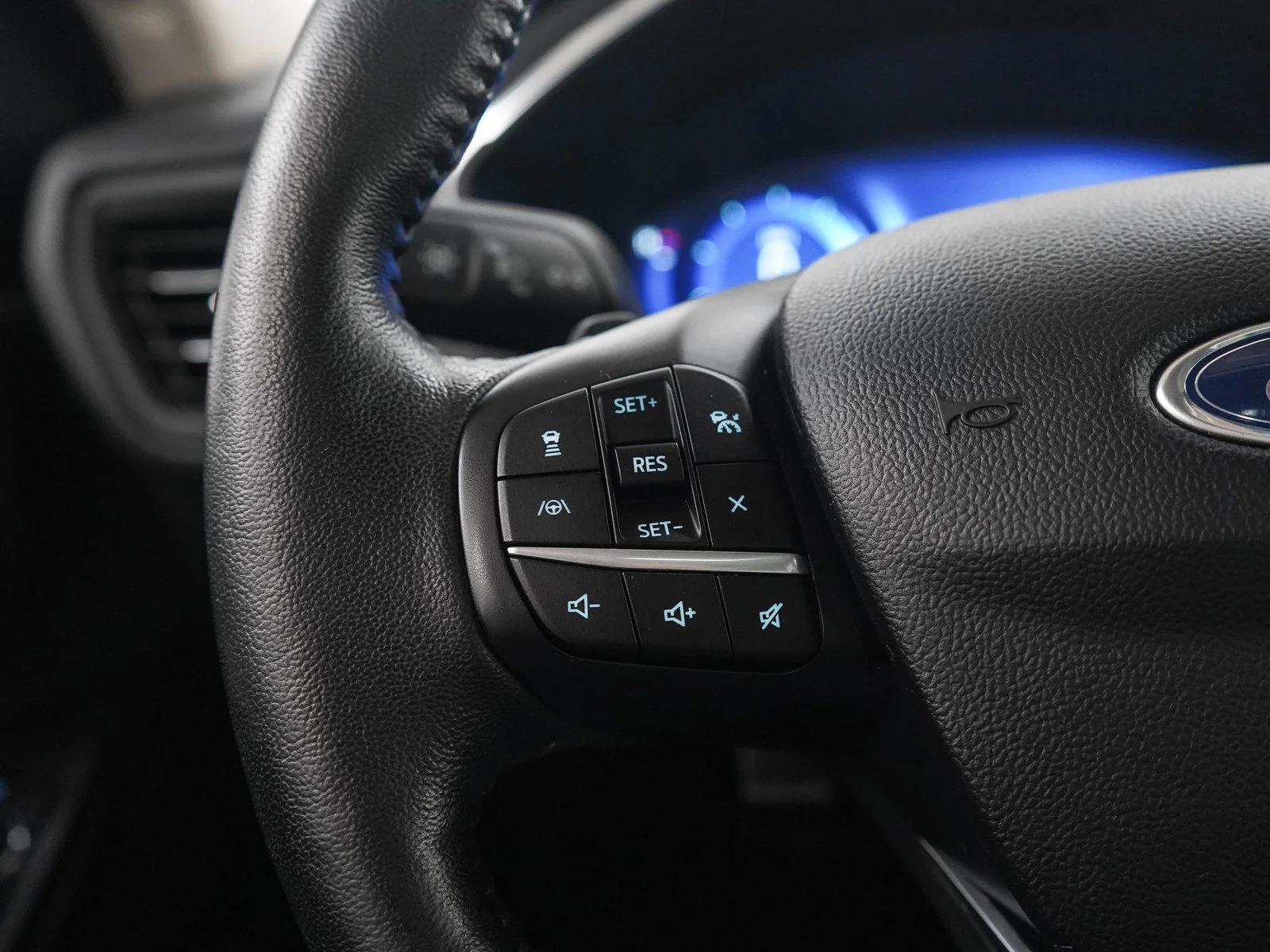Used 2020 Blue Ford Titanium image 25