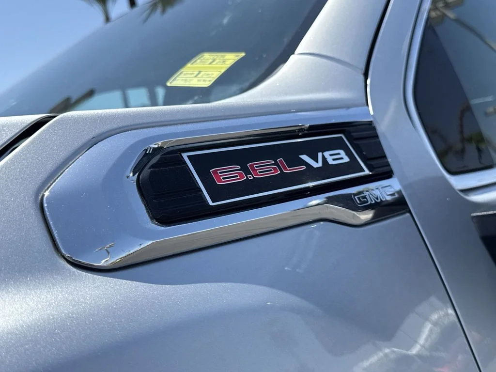 Used 2022 Silver GMC SLT image 33
