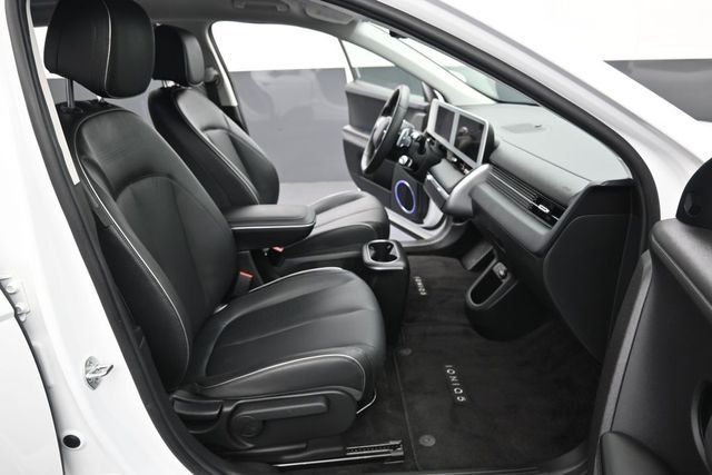 Used 2023 White Hyundai SEL image 12