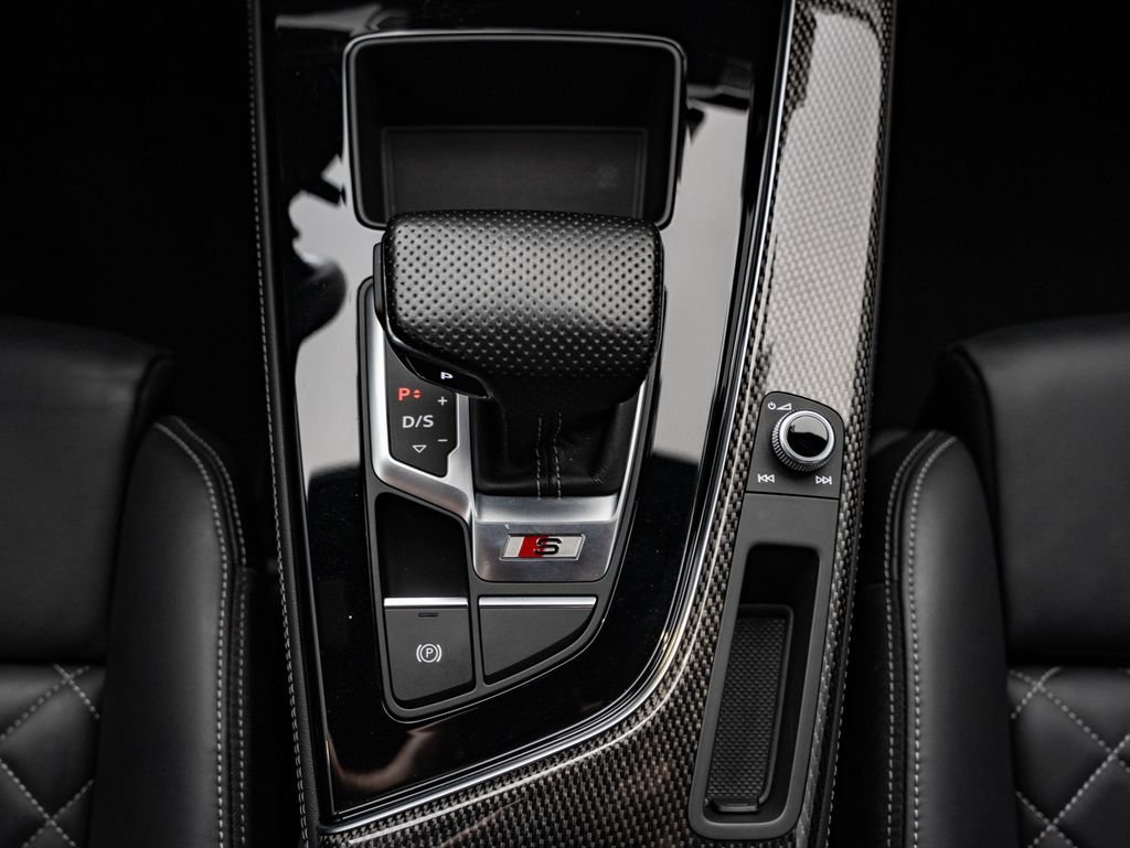 Used 2022 Daytona Gray Pearl Effect Audi Premium Plus image 39