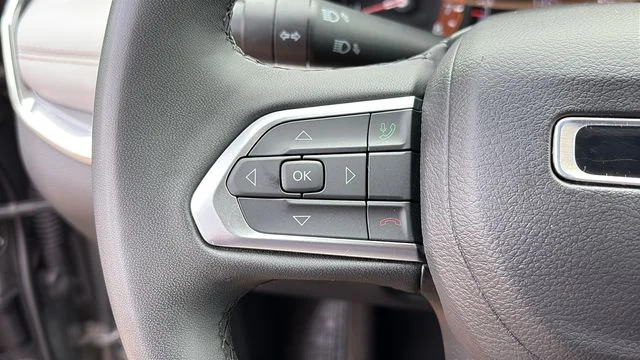 Used 2024 Gray Jeep Limited image 12