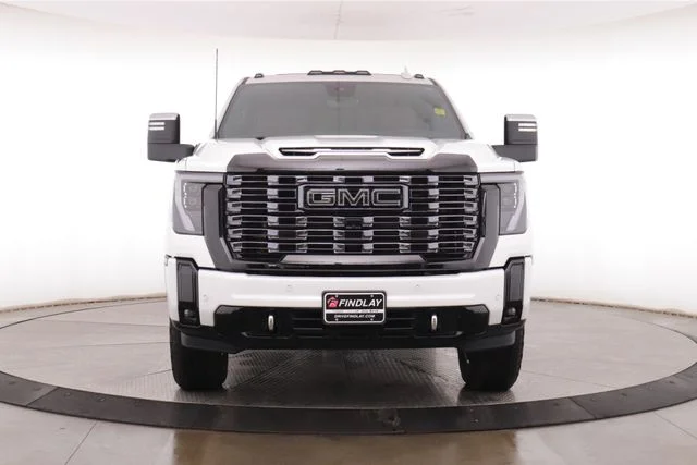 Used 2025 White GMC Denali Ultimate image 12