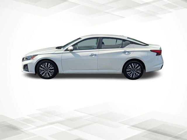 Used 2023 White Nissan 2.5 SV image 7