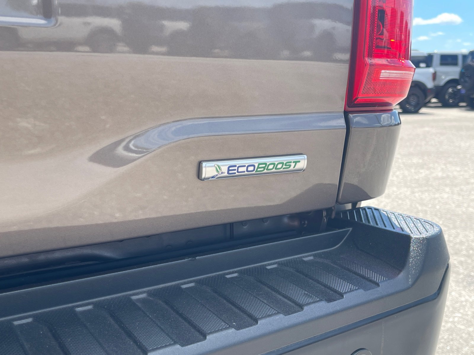 Used 2022 Stone Gray Metallic Ford XL image 16