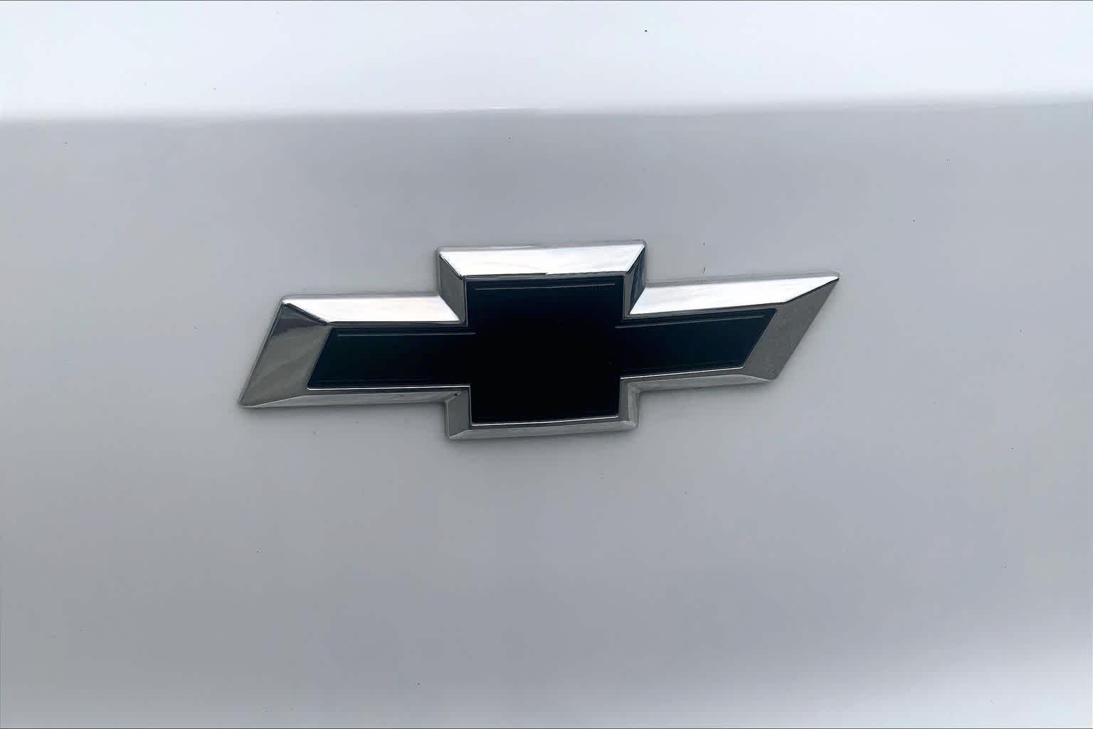 Used 2023 Summit White Chevrolet RS image 31