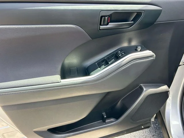 Used 2023 Silver Toyota LE image 26
