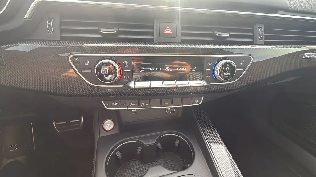Used 2019 White Audi 3.0T Prestige image 25