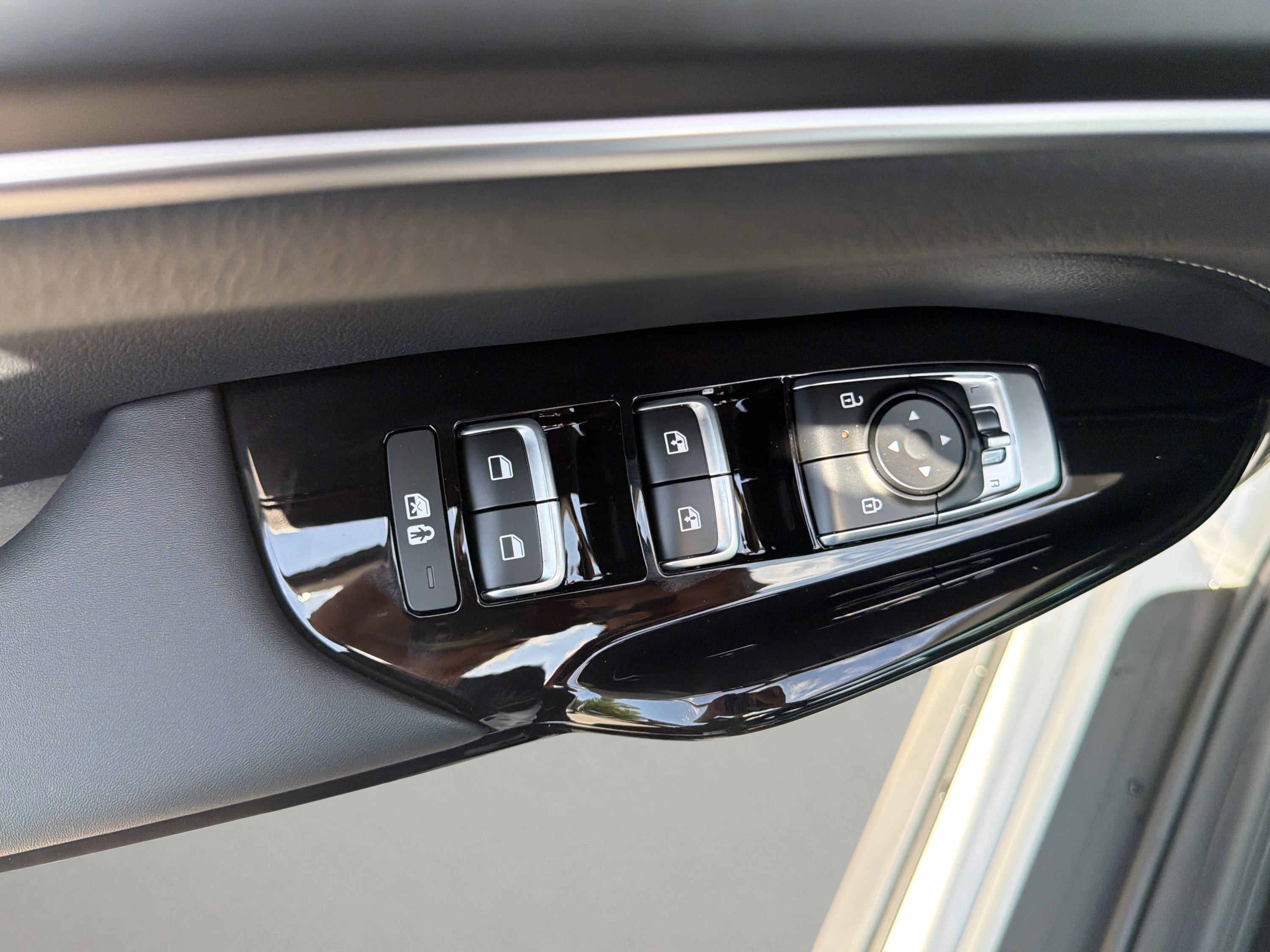 New 2026 Snow White Pearl Kia GT-Line FWD image 16