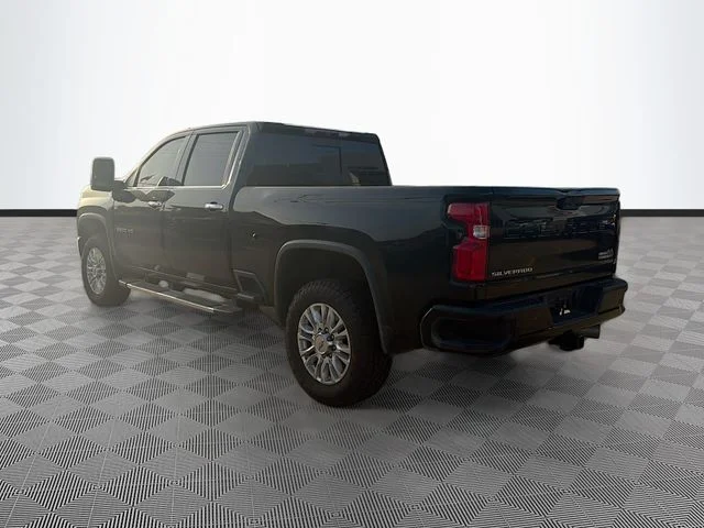 Used 2022 Black Chevrolet High Country image 5