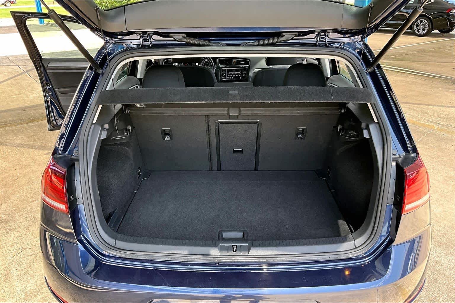 Used 2018 Night Blue Metallic Volkswagen S image 34