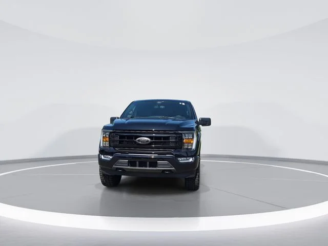 Used 2022 Black Ford XLT image 3