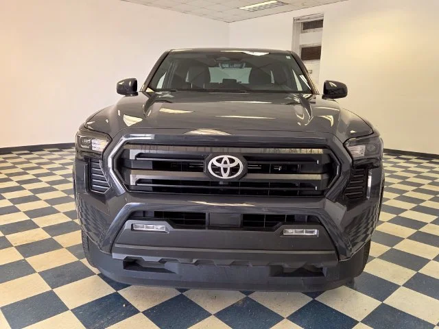 Used 2024  Toyota SR5 image 2