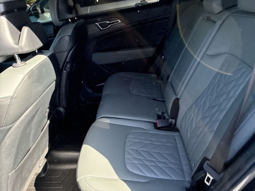 Used 2023 Black Kia X-Line image 20