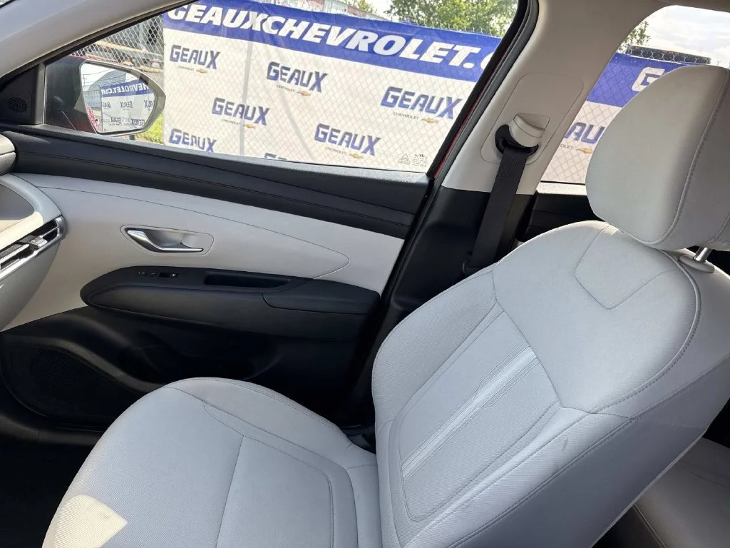 Used 2025 Red Hyundai SEL image 28