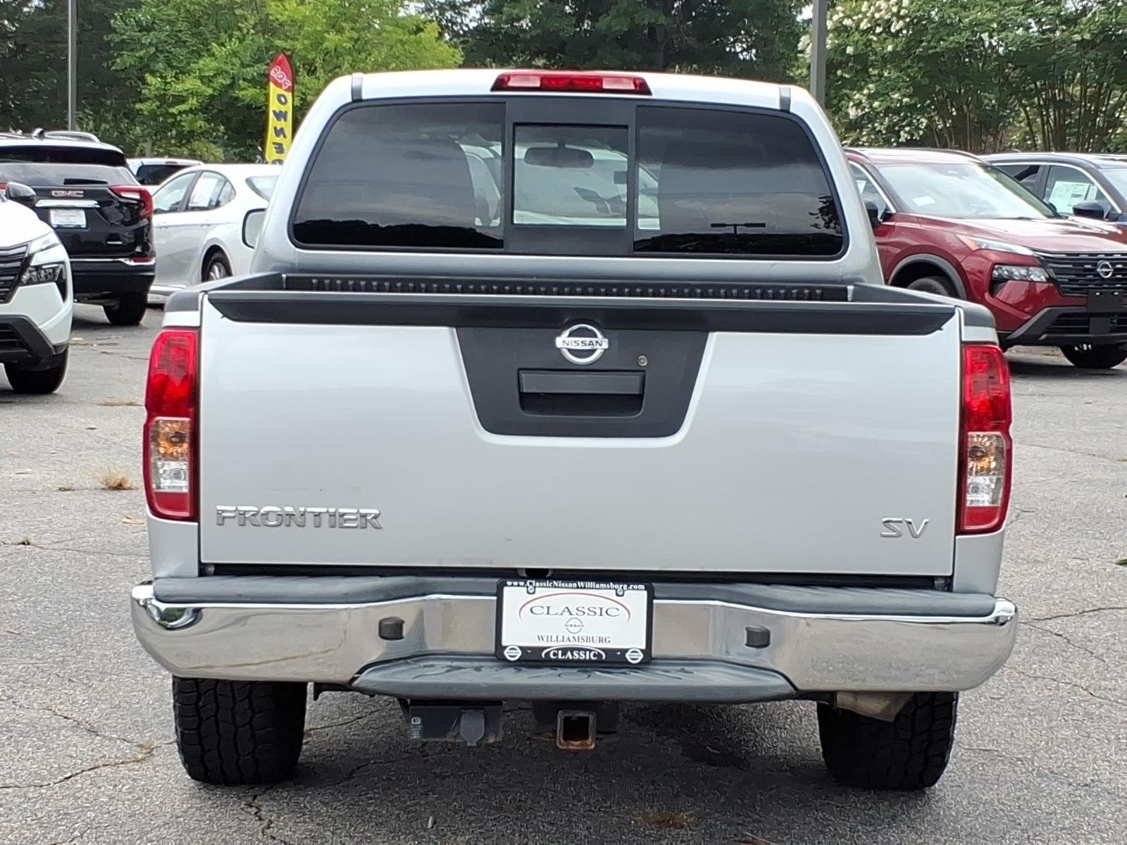 Used 2019 Glacier White Nissan SV image 7