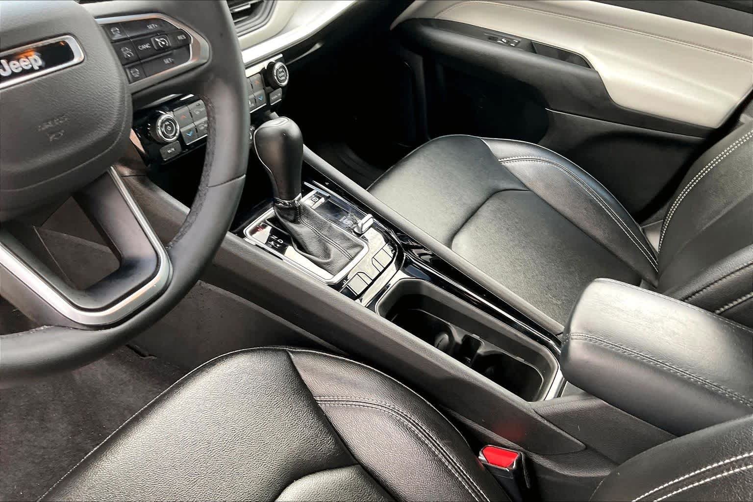 2025 Jeep Compass Limited - Photo 16