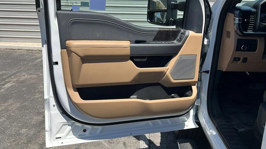 New 2026 Star White Metallic Tri-Coat Ford F-250® Lariat® image 13