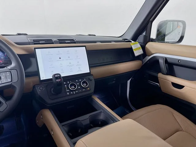 New 2026 Fuji White Land Rover X-Dynamic SE image 26