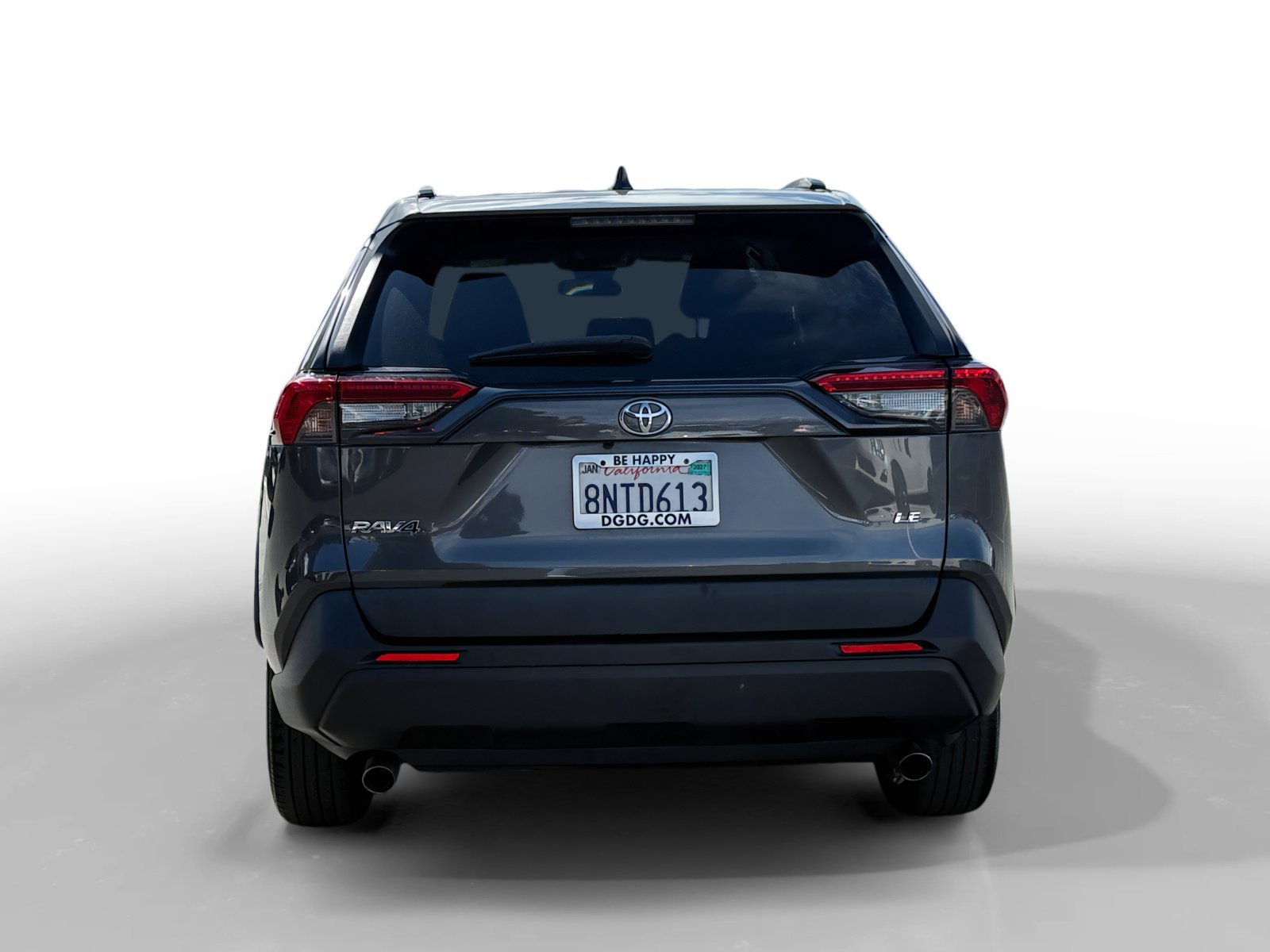 Used 2020 Magnetic Gray Metallic Toyota LE image 4