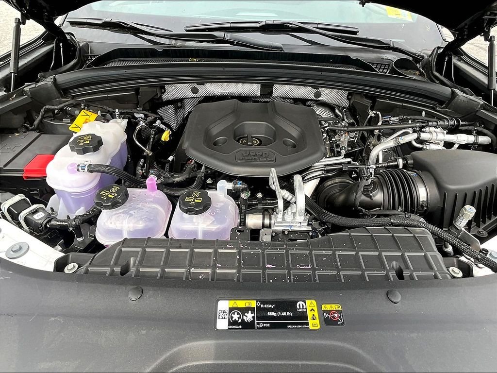 New 2024 Rocky Mountain Pearlcoat Jeep 4xe image 15