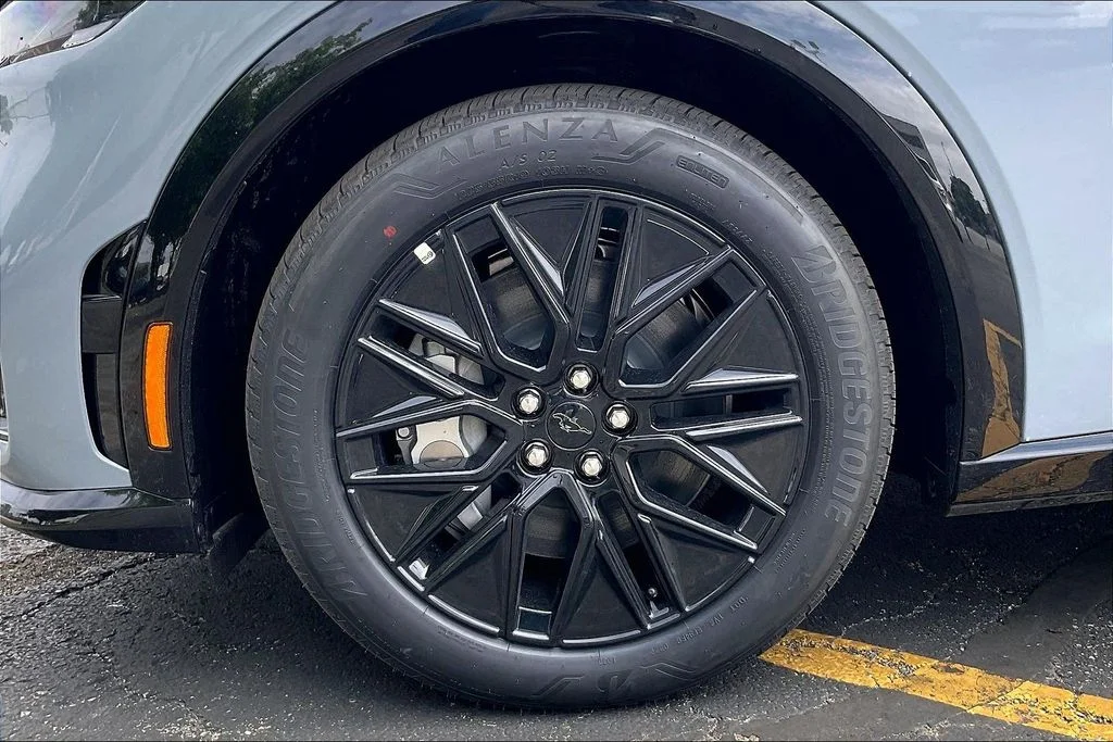 New 2026 Glacier Gray Metallic Tri-coat Ford Premium image 8