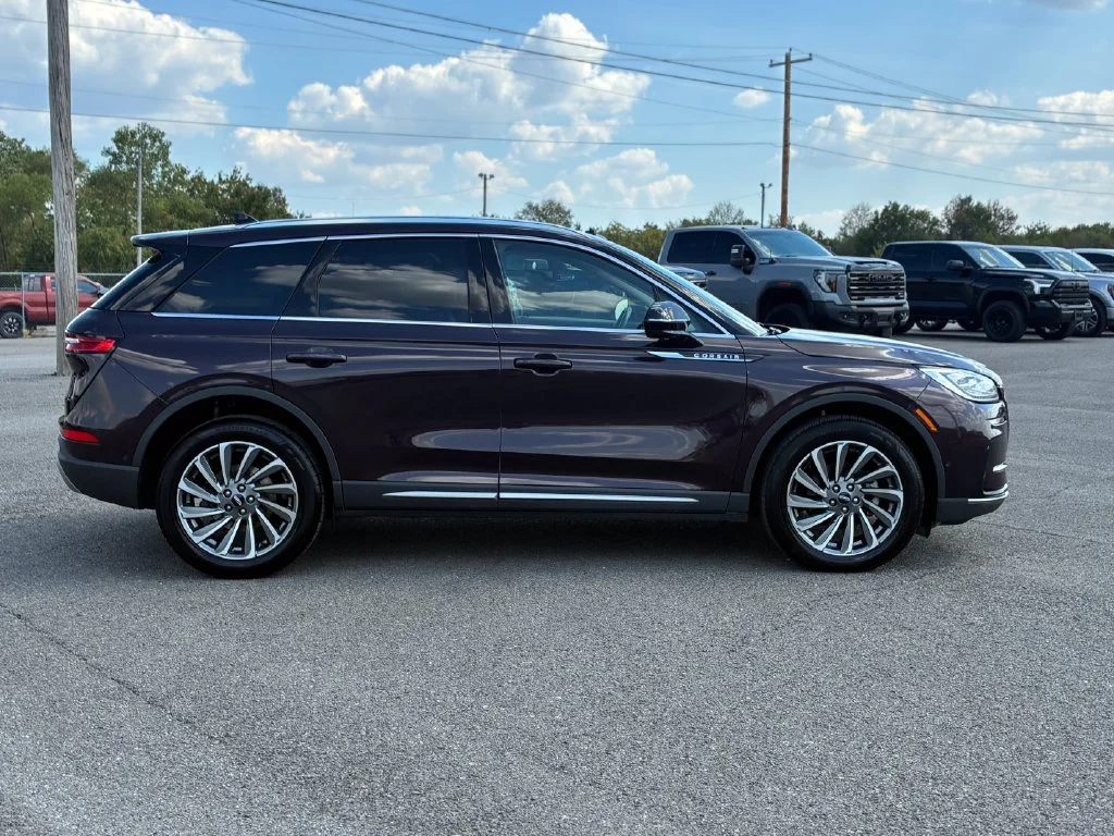 Used 2023 Crystal Red Metallic Lincoln Reserve image 2