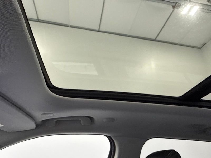Used 2023 White Jeep Limited image 39