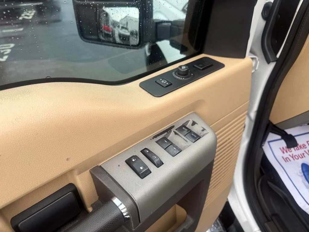 Used 2016 Oxford White Ford Lariat image 17