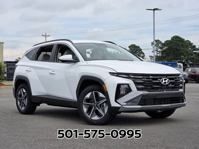 Used 2025 White Hyundai SEL image 22