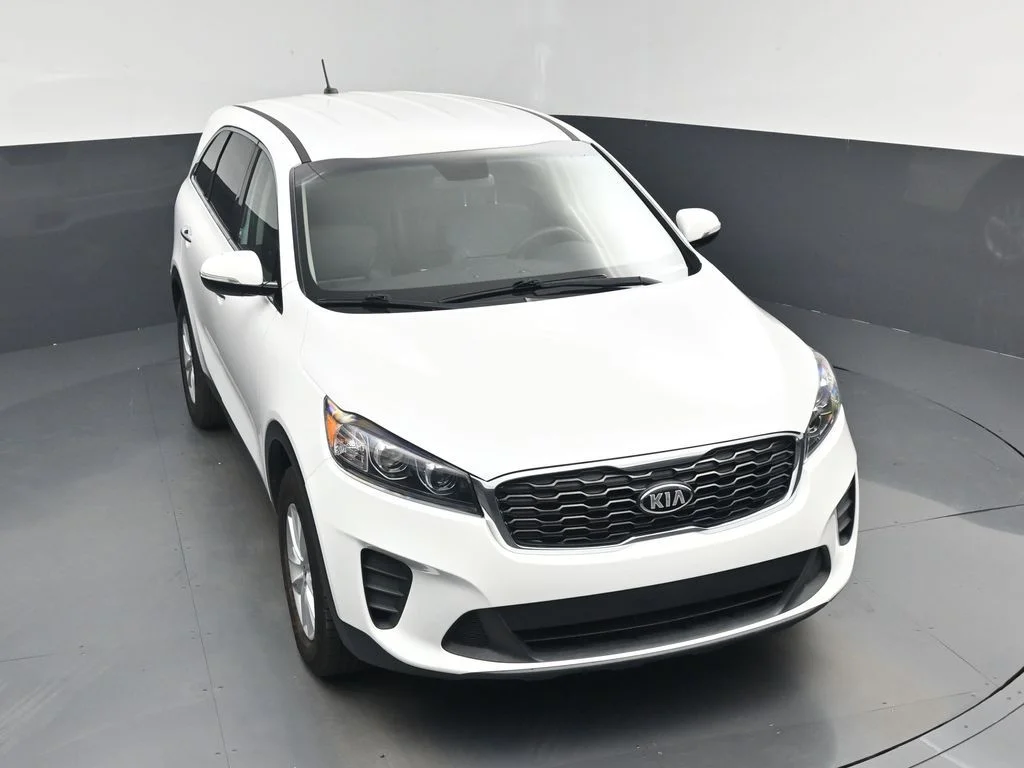 Used 2020 White Kia LX image 26