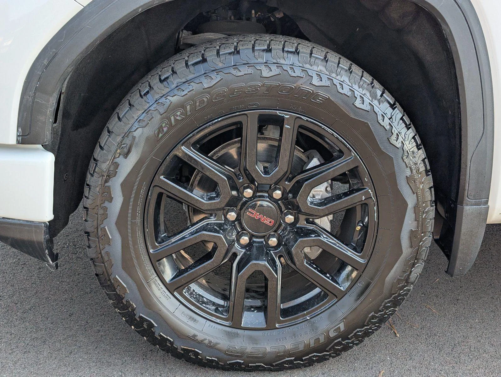 Used 2023 Summit White GMC Elevation image 9
