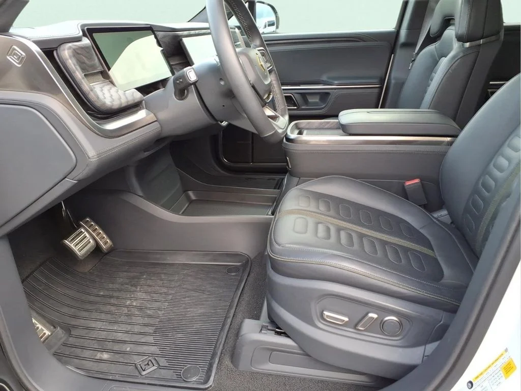 Used 2022 White Rivian Adventure image 15