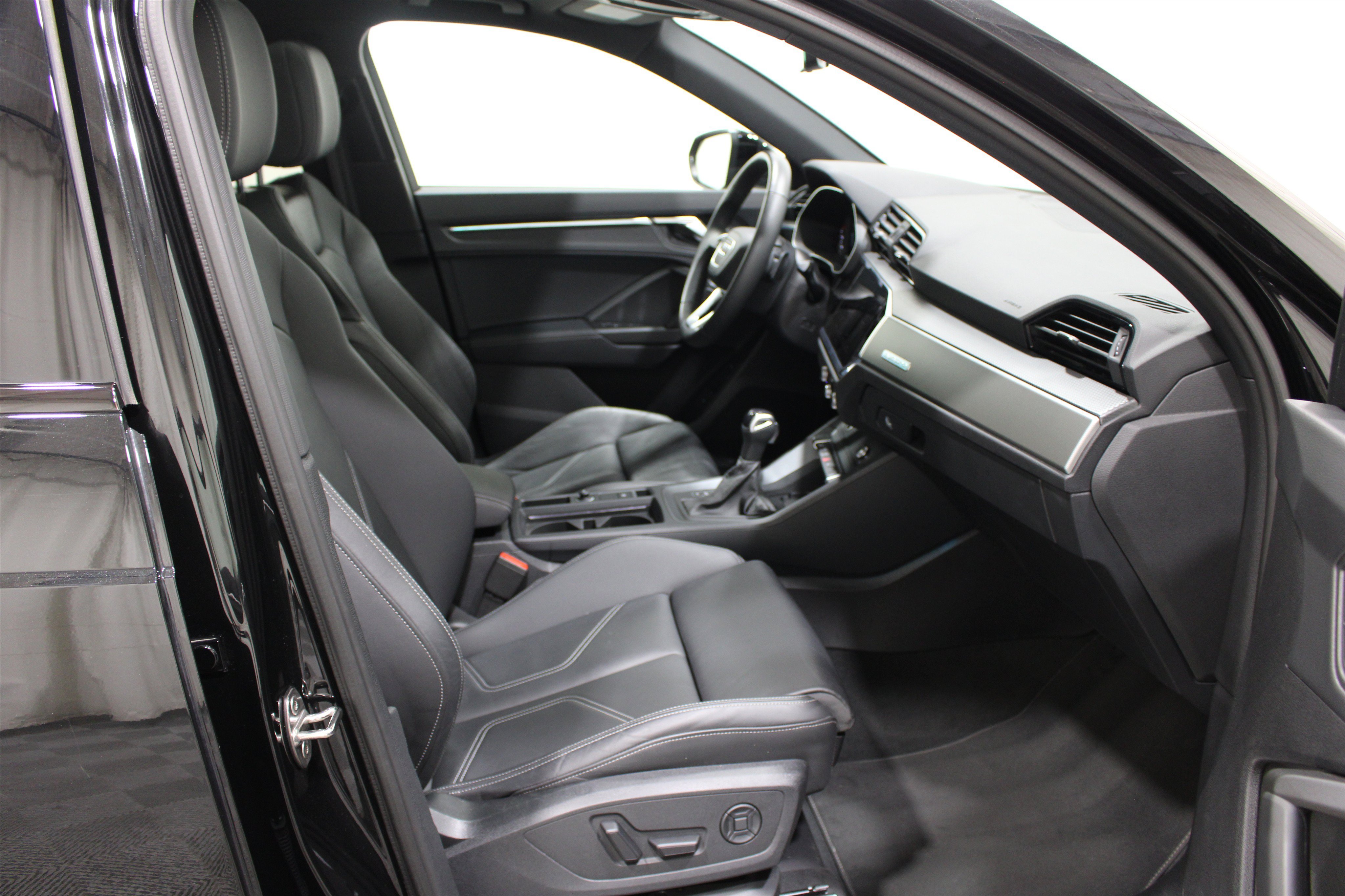 Used 2024 Mythos Black Metallic Audi S line Premium Plus image 27
