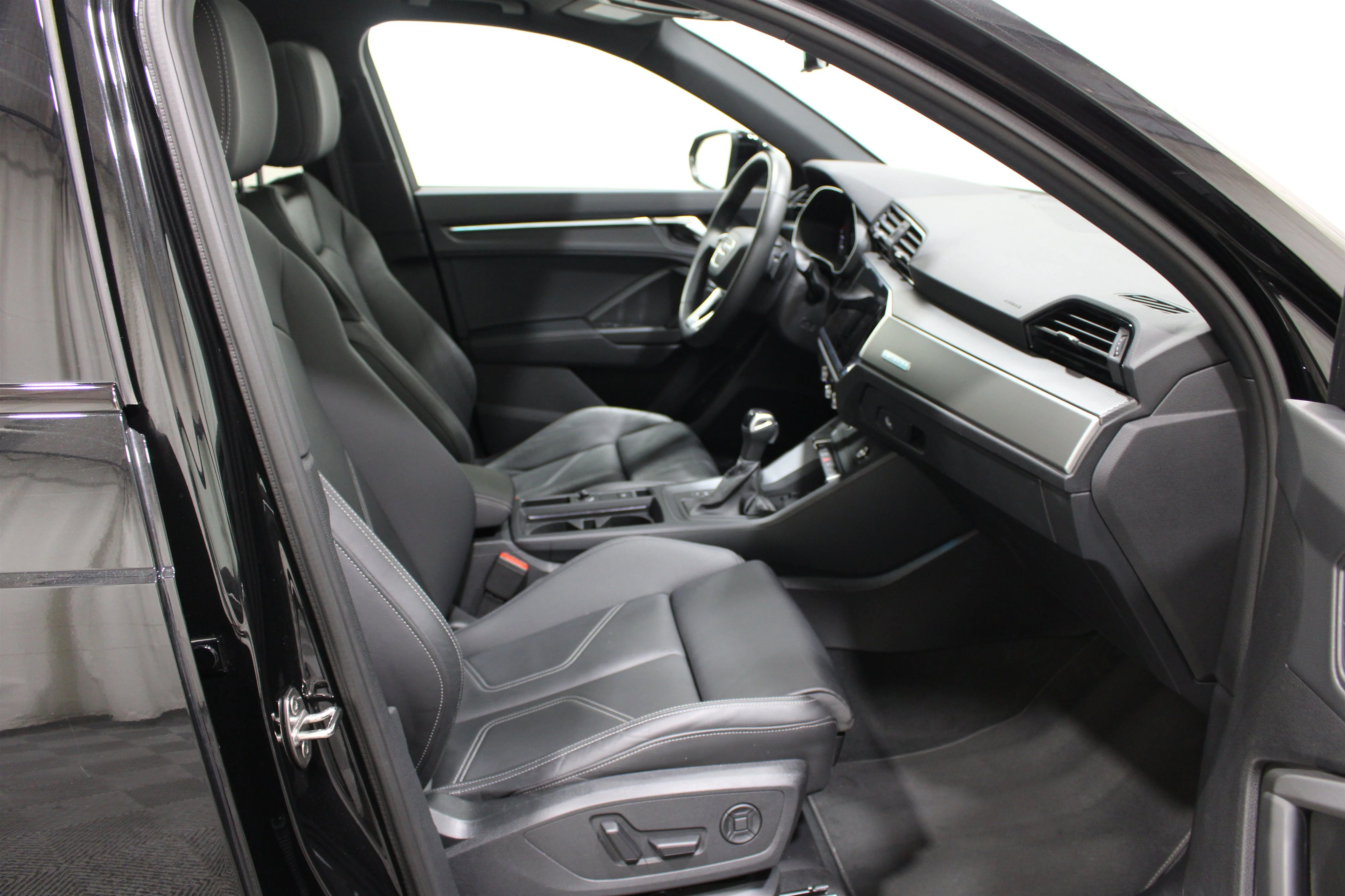 2024 Audi Q3 S Line Premium Plus - Photo 27