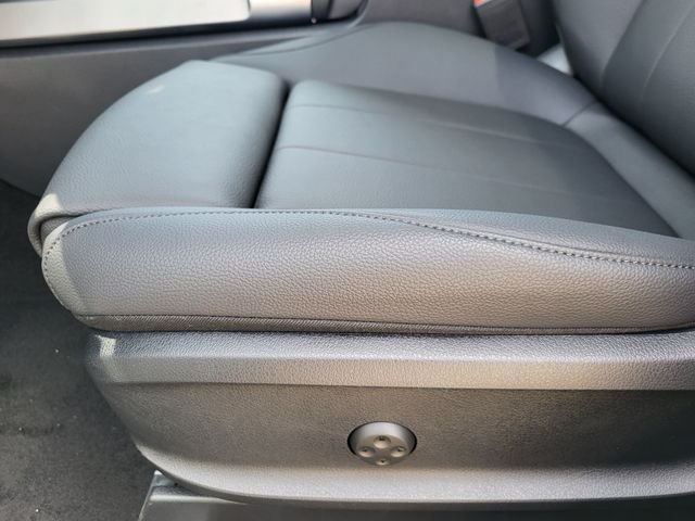 New 2026 Cirrus Silver Metallic Mercedes-Benz GLB 250 image 9