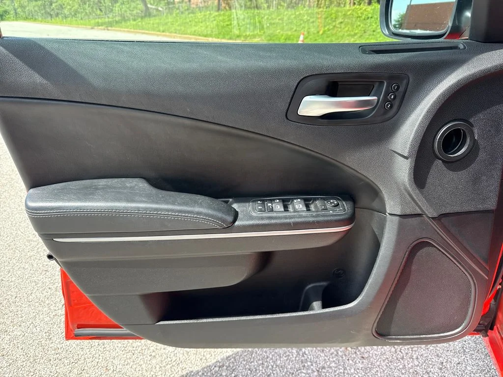 Used 2020 Orange Dodge SXT image 13