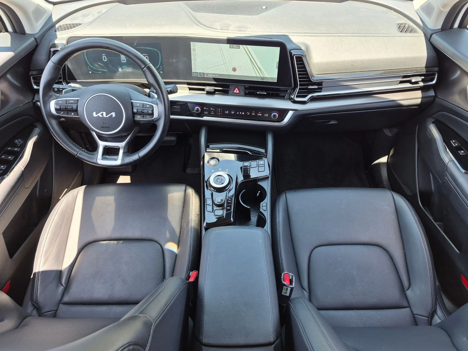 Used 2025 Snow White Pearl Kia EX image 17