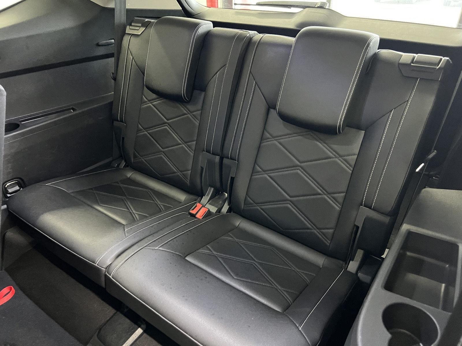 2025 Volkswagen Atlas SE w/Tech - Photo 25