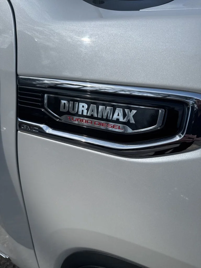 Used 2021 White GMC Denali image 11